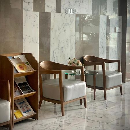 Avora Hotel Da Nang Bagian luar foto