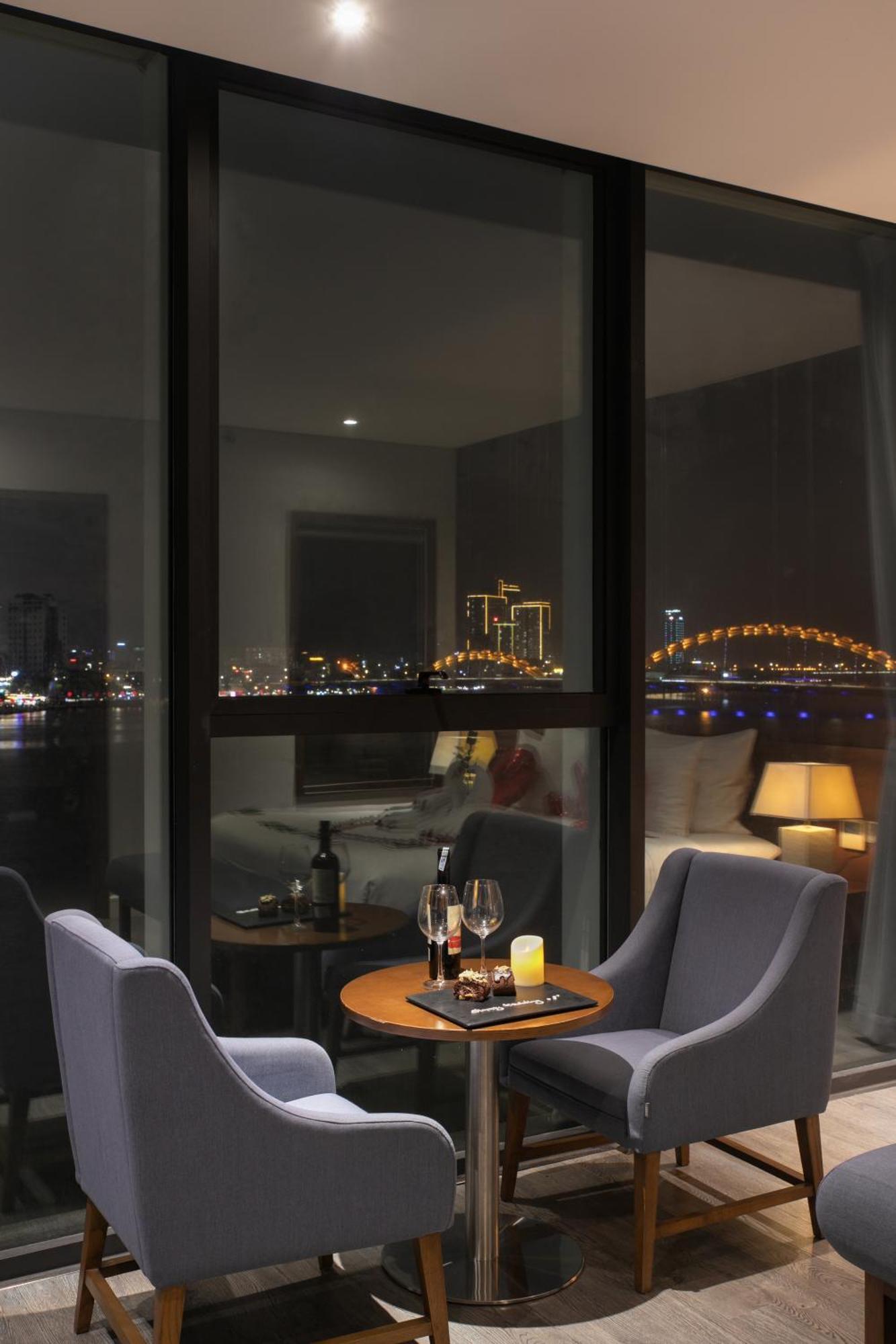 Avora Hotel Da Nang Bagian luar foto