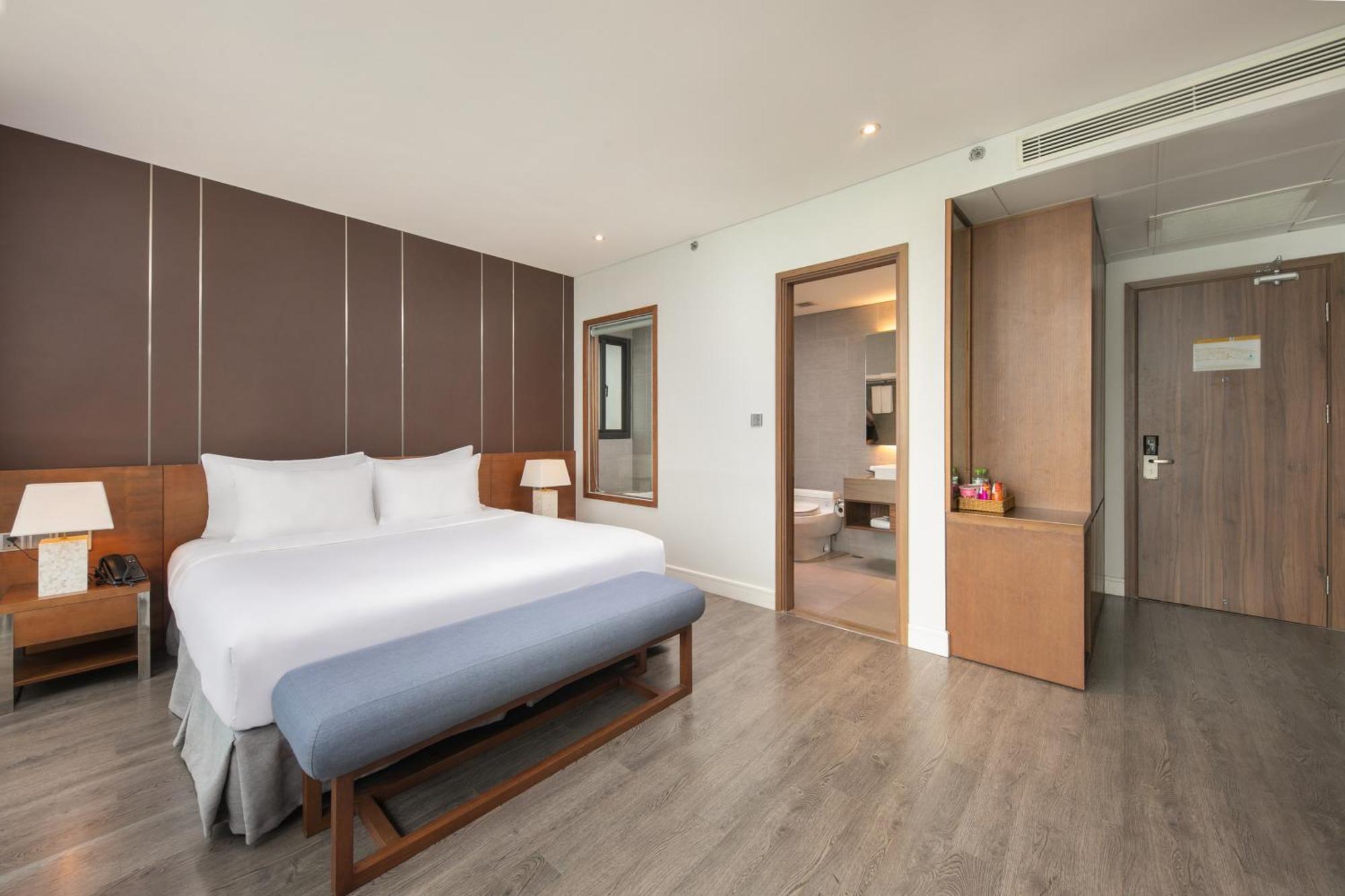 Avora Hotel Da Nang Bagian luar foto
