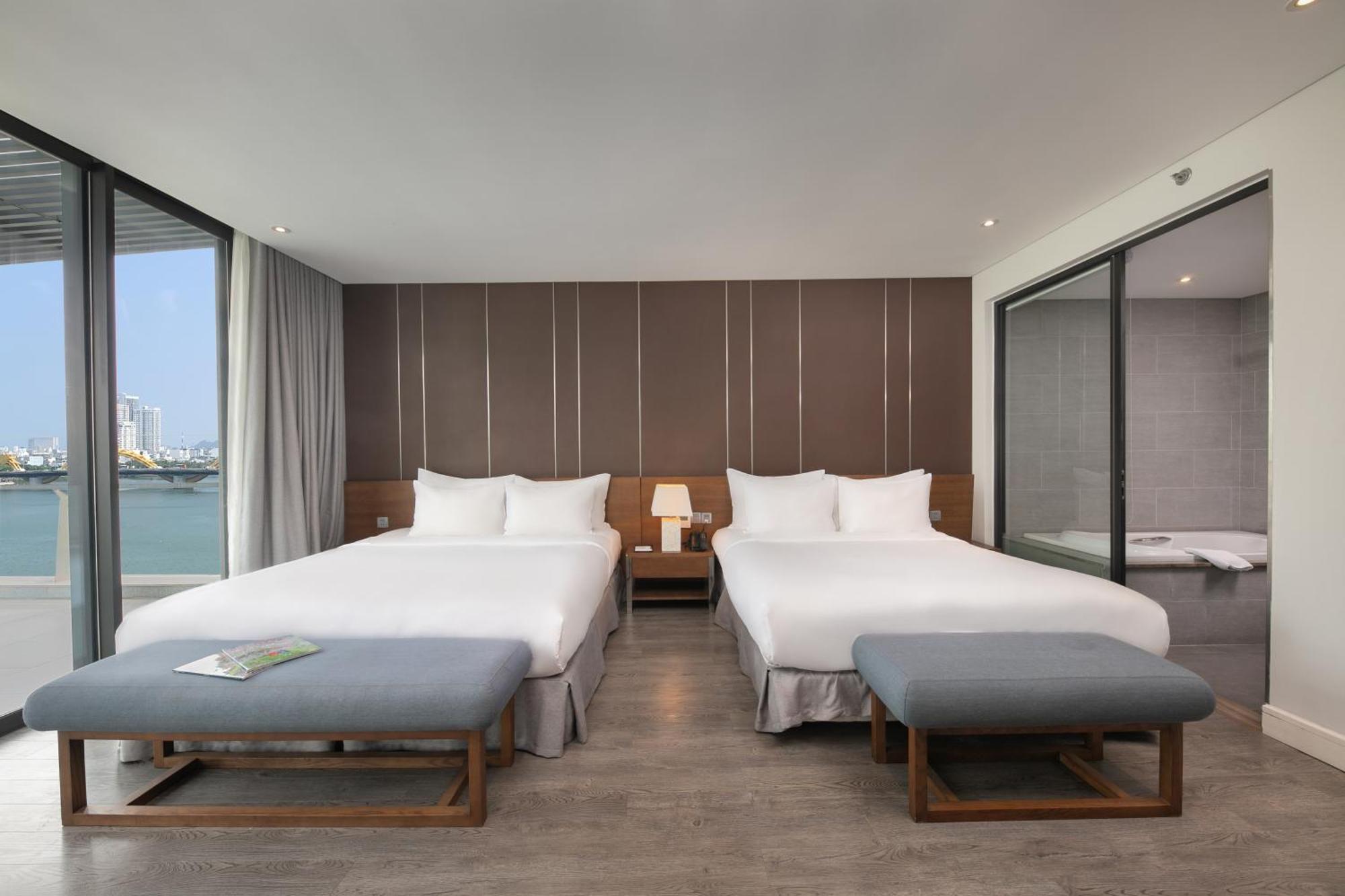 Avora Hotel Da Nang Bagian luar foto