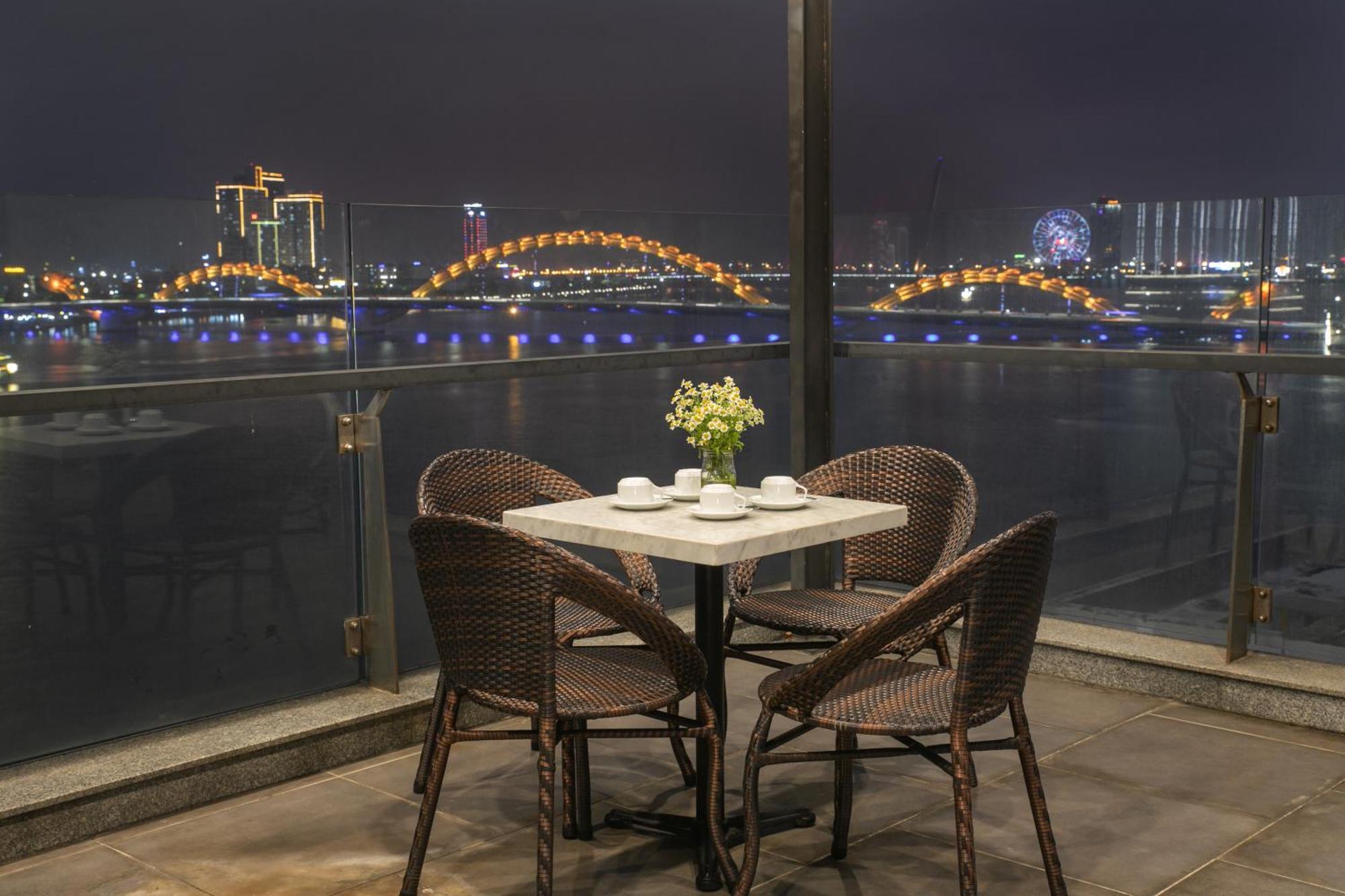 Avora Hotel Da Nang Bagian luar foto