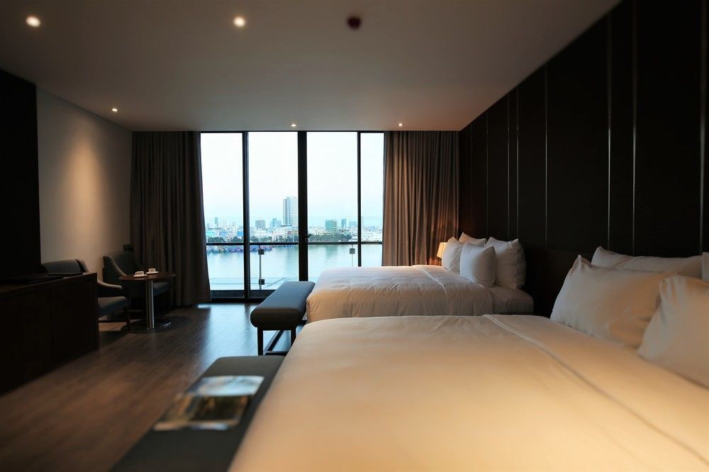 Avora Hotel Da Nang Bagian luar foto