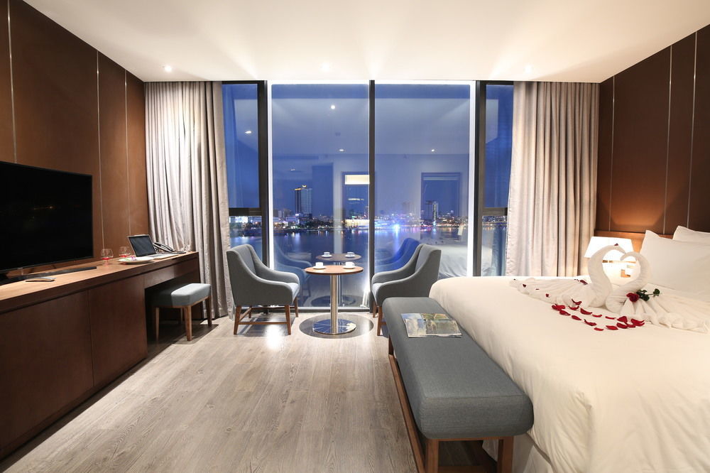 Avora Hotel Da Nang Bagian luar foto